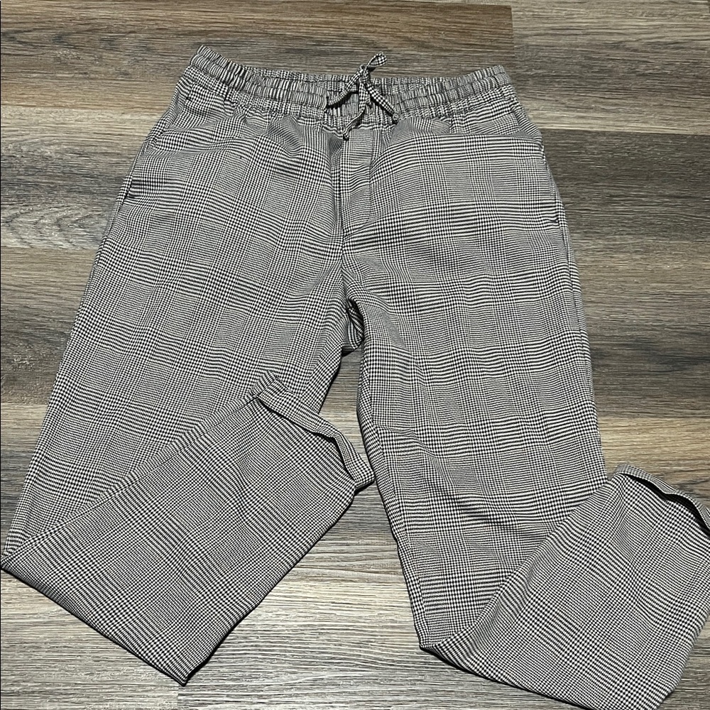 (24) H&M dressy pants